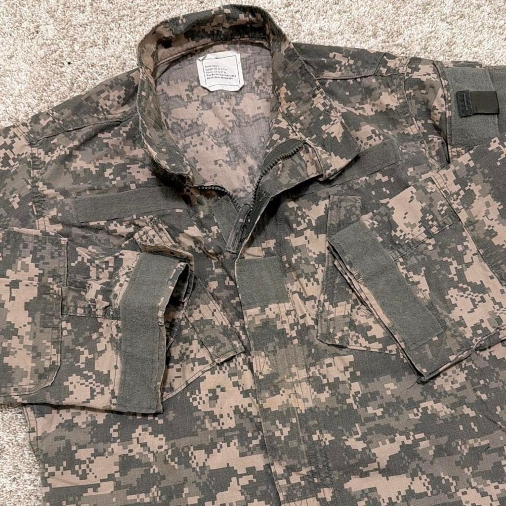 Authentic US Army FR Combat Uniform‎ Jacket | Digital ACU Camo | Small